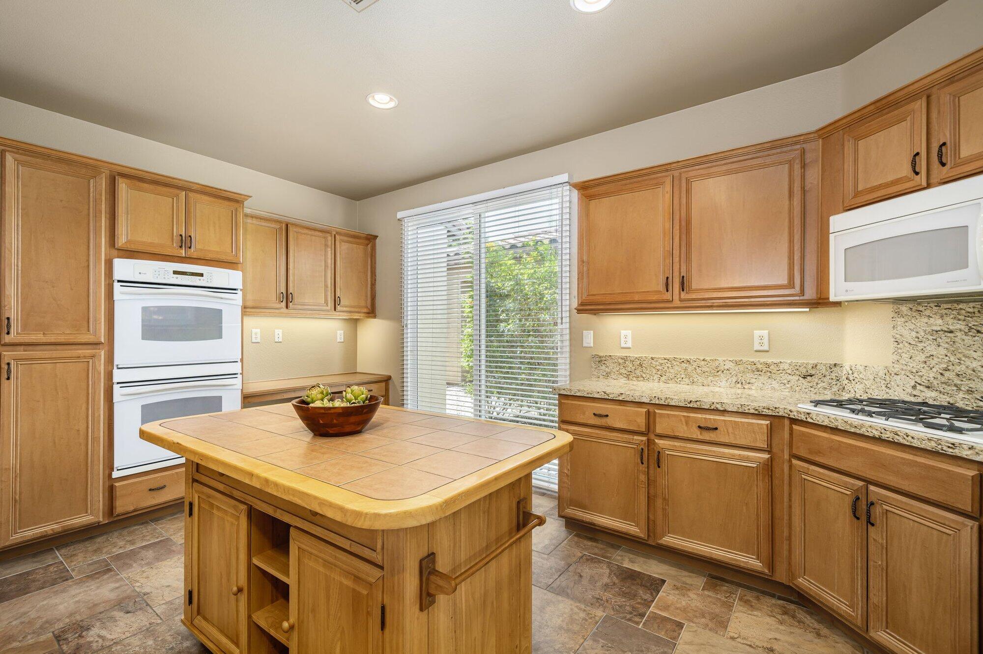 82117 Keitel Lane Indio, CA 92201 - Photo 11 of 43 20-custom-SDKeitel_OPMG_0425_024