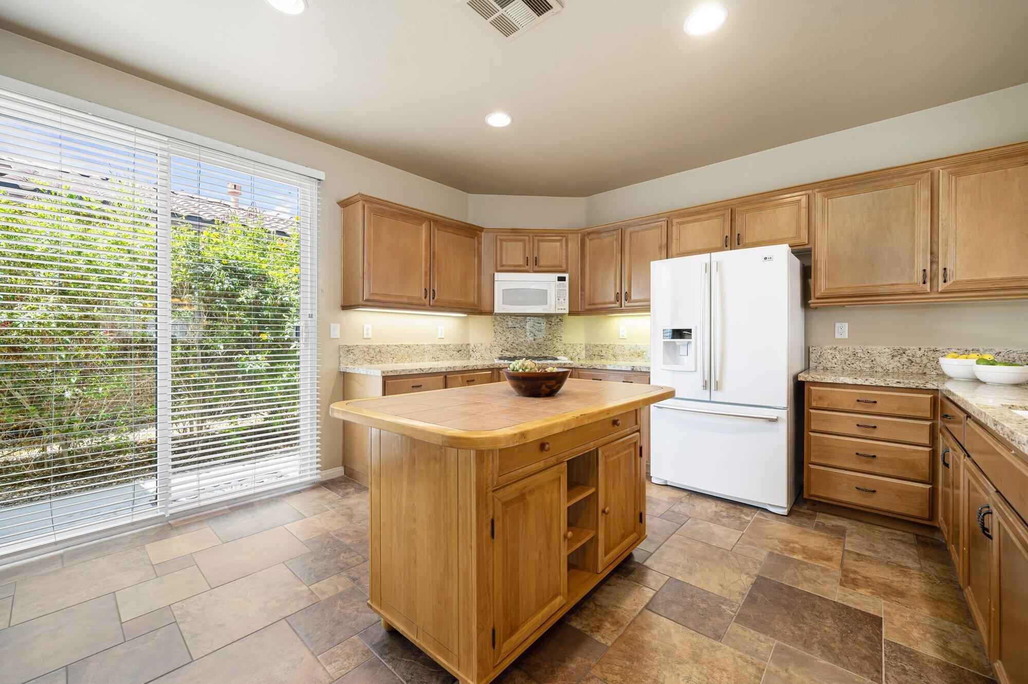 82117 Keitel Lane Indio, CA 92201 - Photo 5 of 43 17-custom-SDKeitel_OPMG_0425_021