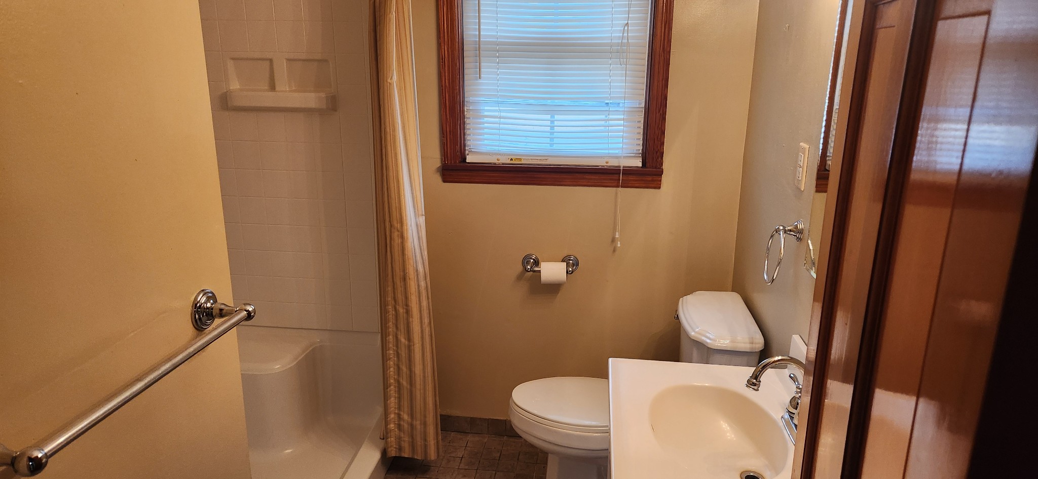 126 Riverside Drive Centerville, TN 37033 - Photo 14 of 19 a bathroom with a sink a toilet and shower