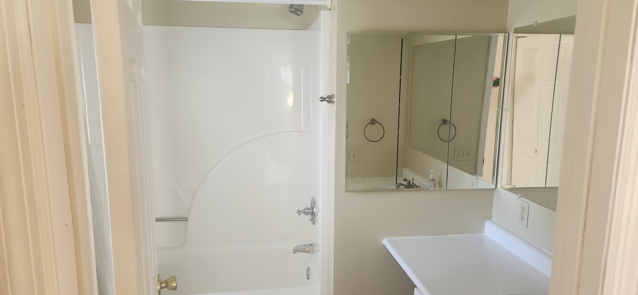 126 Riverside Drive Centerville, TN 37033 - Photo 17 of 19 a bathroom with a bathtub and a shower