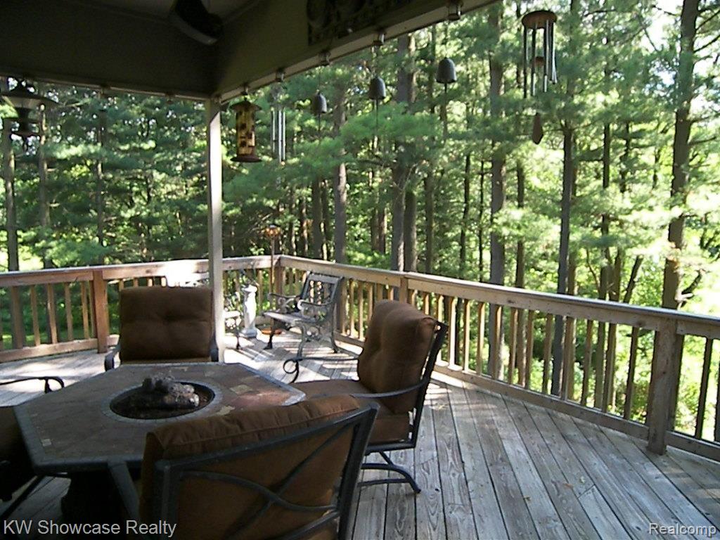833 North Hughes Road Howell, MI 48843 - Photo 52 of 61 100_3705.jpg