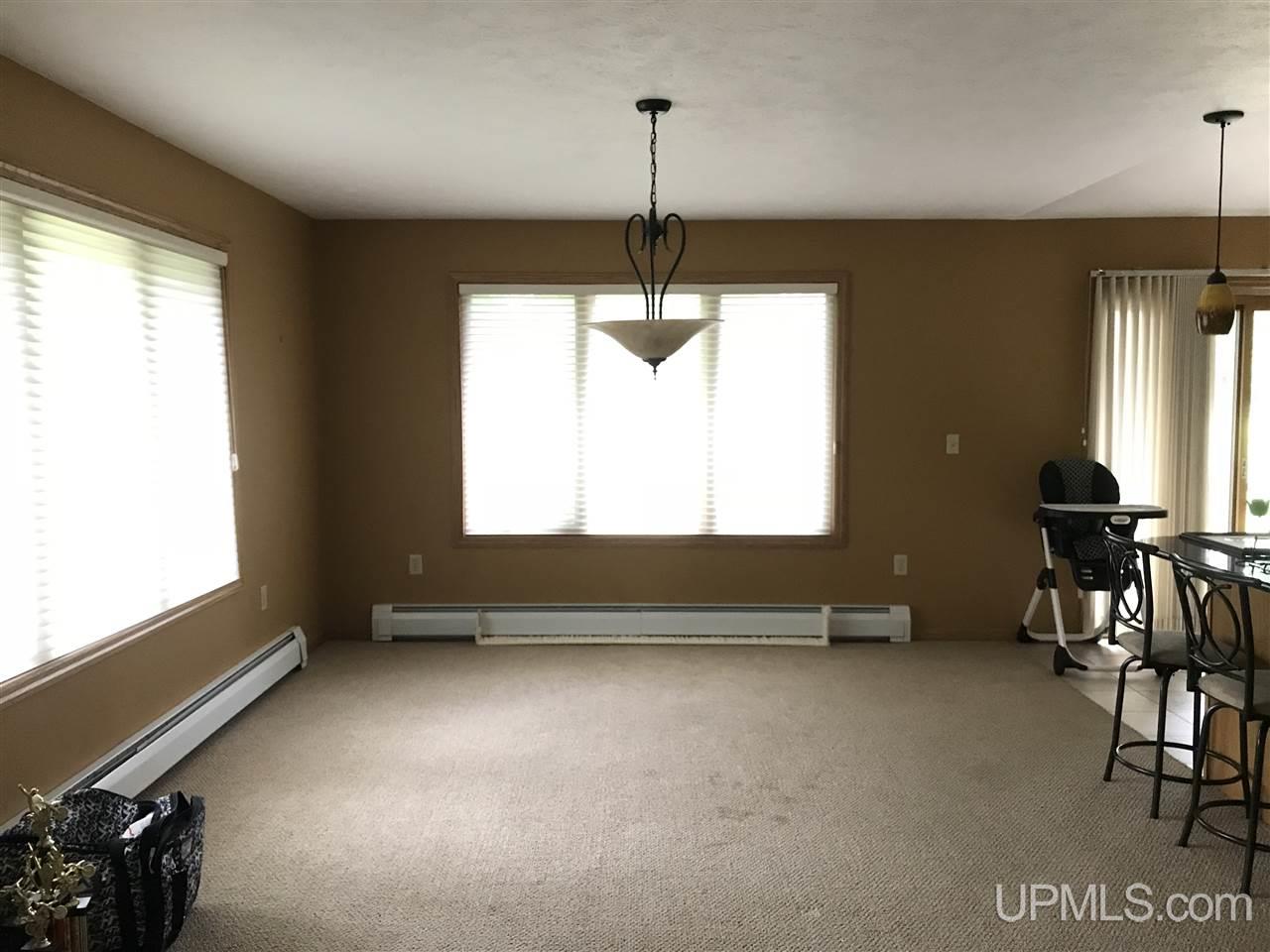 7775 Tipperary Road Gladstone, MI 49837 - Photo 10 of 23