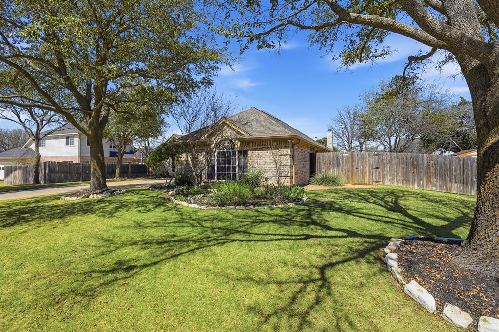 231 Bluff View Court Aledo, TX 76008 - Photo 5 of 34