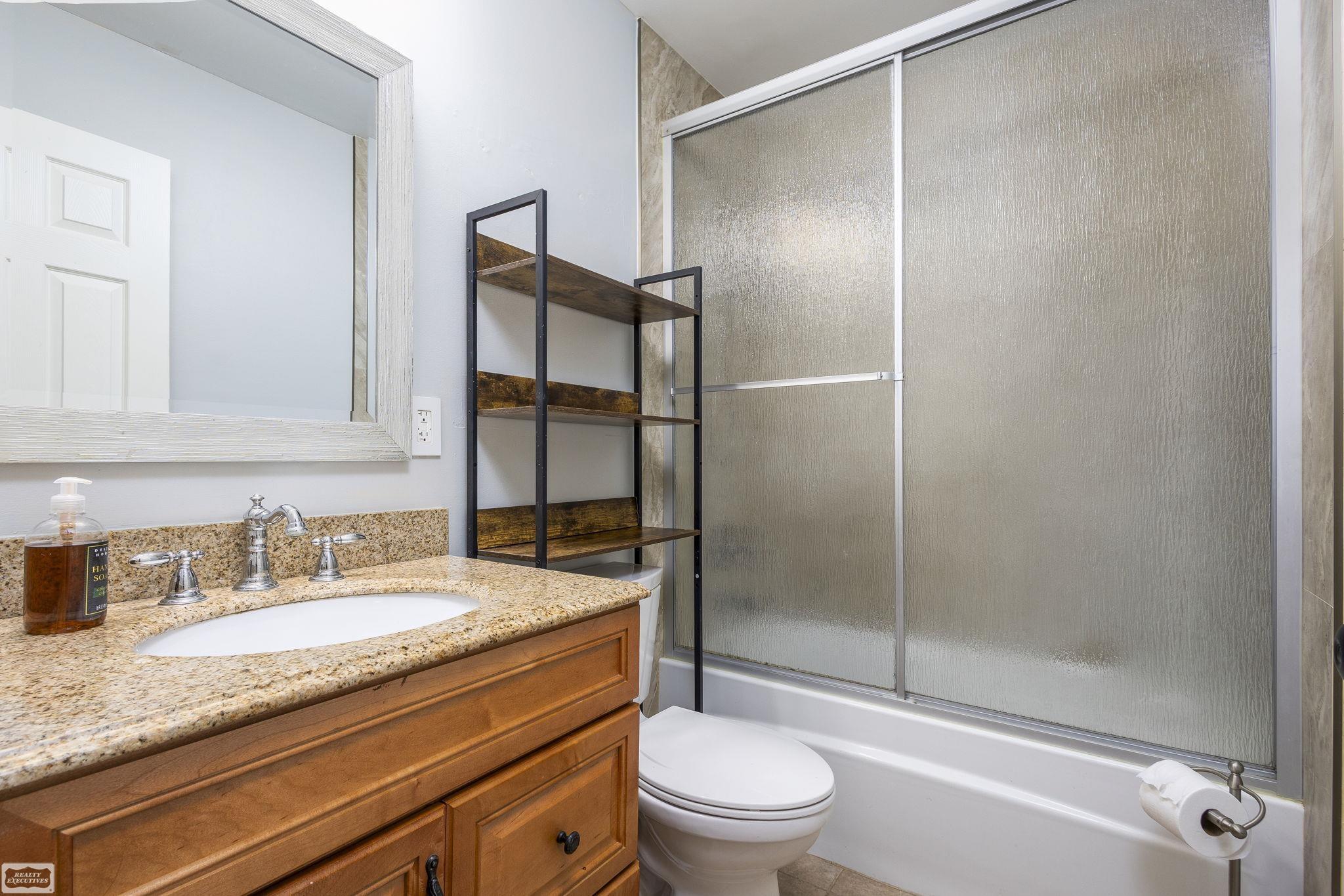 35328 Riebel Clinton Township, MI 48035 - Photo 31 of 33 Gallery Image 31