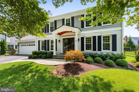 $1,049,900 | 9153 Fort Fisher Court, Burke, VA 22015