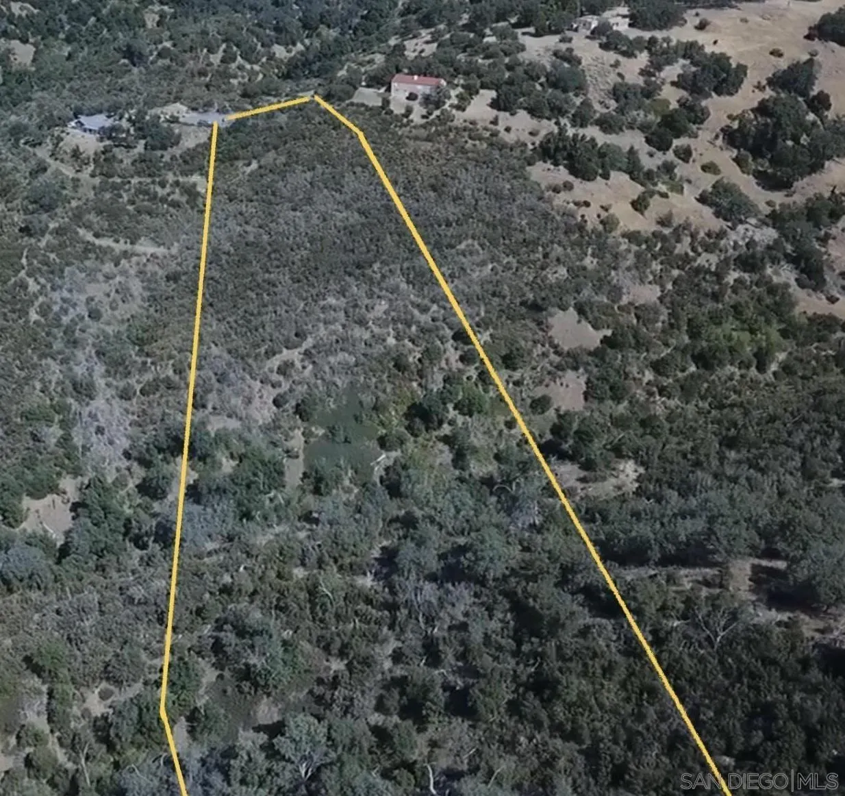 3885 Eagle Ridge, Unit 3885 Julian, CA 92036 - Photo 2 of 17 a backyard of a house with a small barn