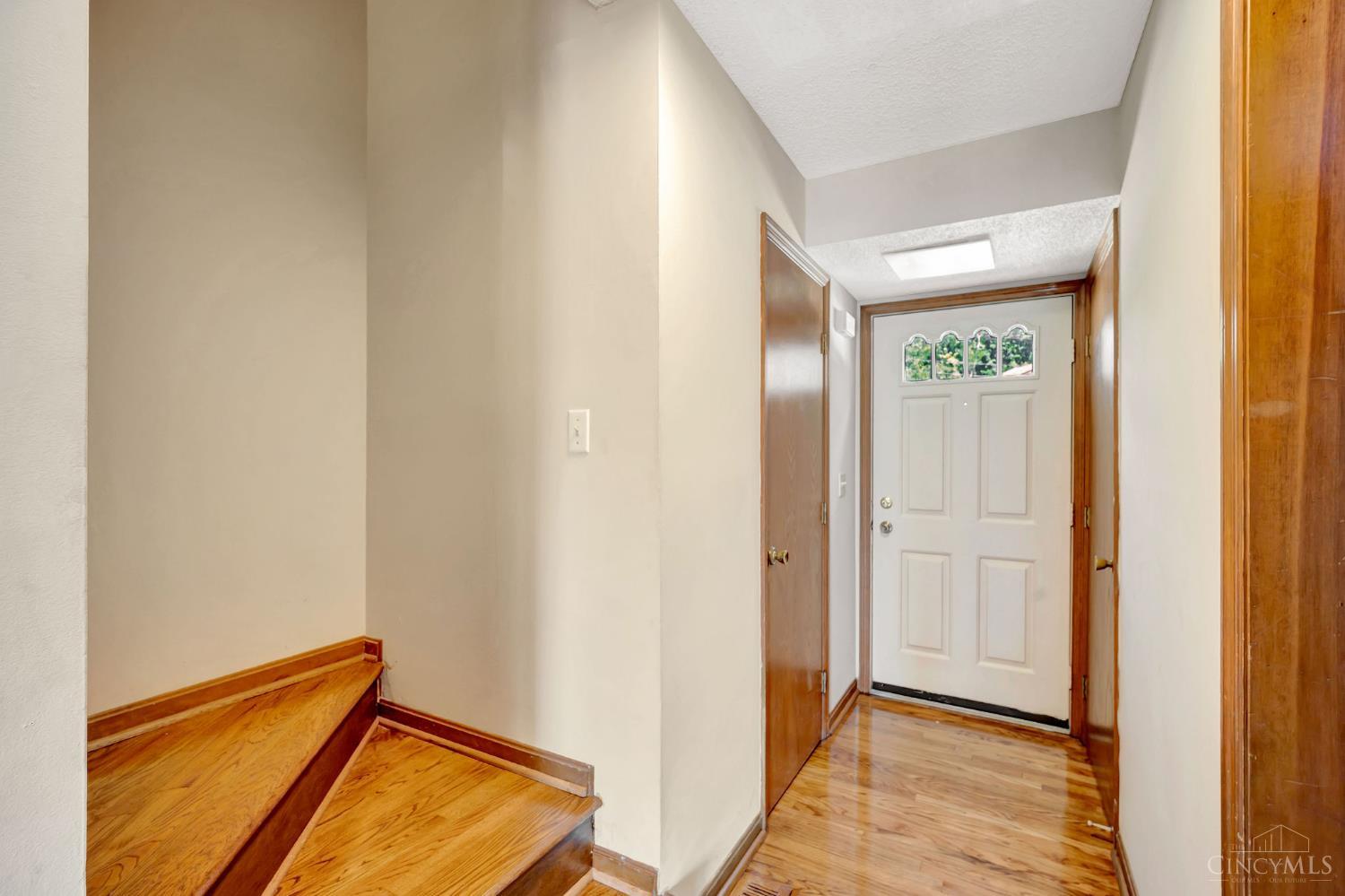 10667 Montgomery Road, Unit 13 Montgomery, OH 45242 - Photo 2 of 36