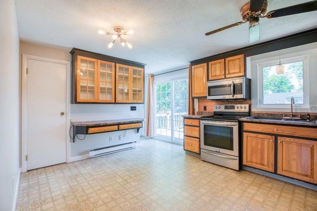 52 Aspen Road Springfield, MA 01128 - Photo 3 of 28