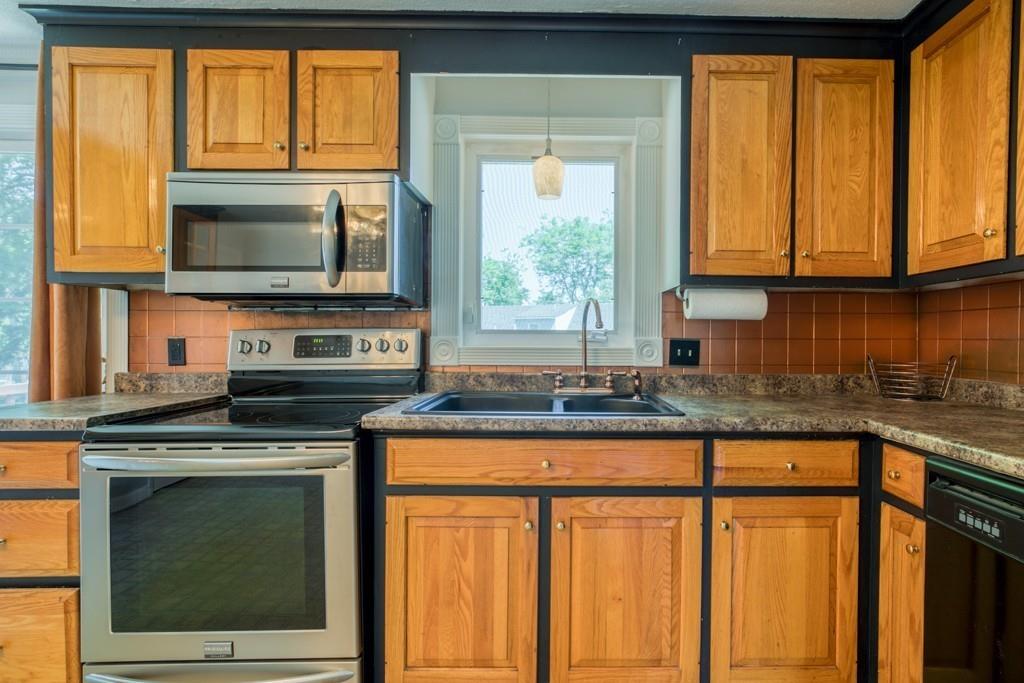 52 Aspen Road Springfield, MA 01128 - Photo 5 of 28