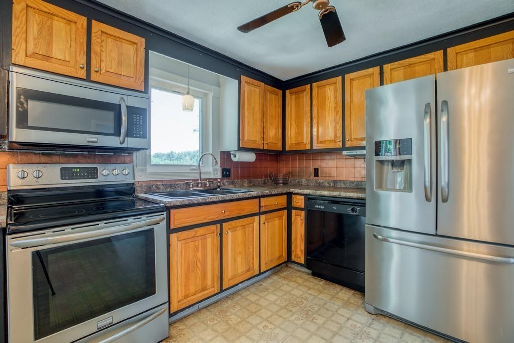 52 Aspen Road Springfield, MA 01128 - Photo 8 of 28