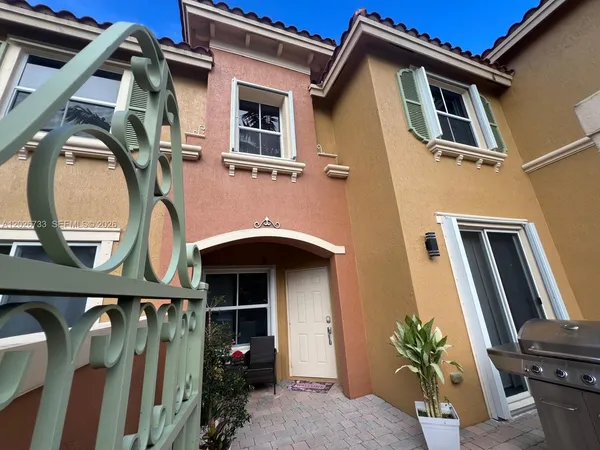 $3,050 | 943 Southwest 143rd Terrace, Unit 2109, Pembroke Pines, FL 33027