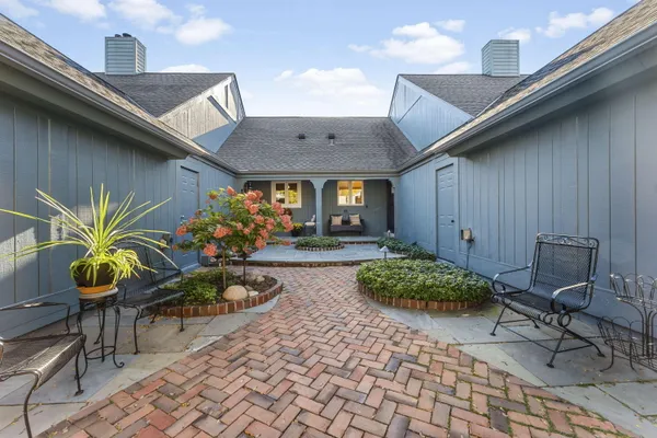 $575,000 | 2301 West Dickinson Court, Mequon, WI 53092