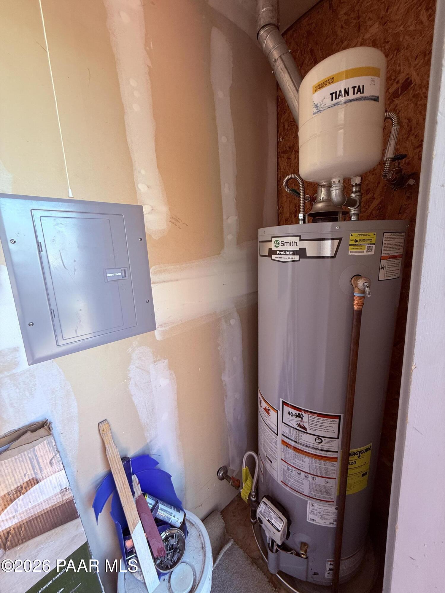 3059 Smokey Road, Unit 21E Prescott, AZ 86301 - Photo 31 of 37 storage Hot water heater