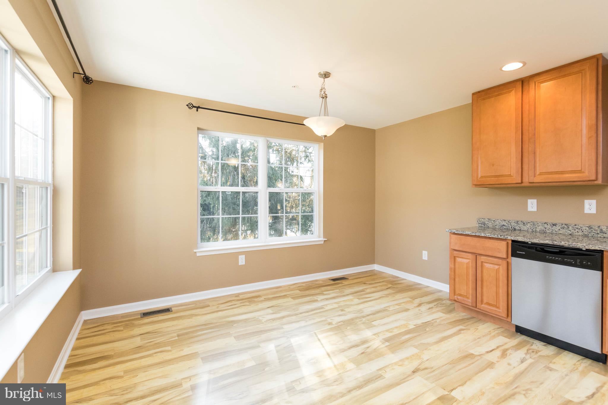 Light filled breakfast room/dining area