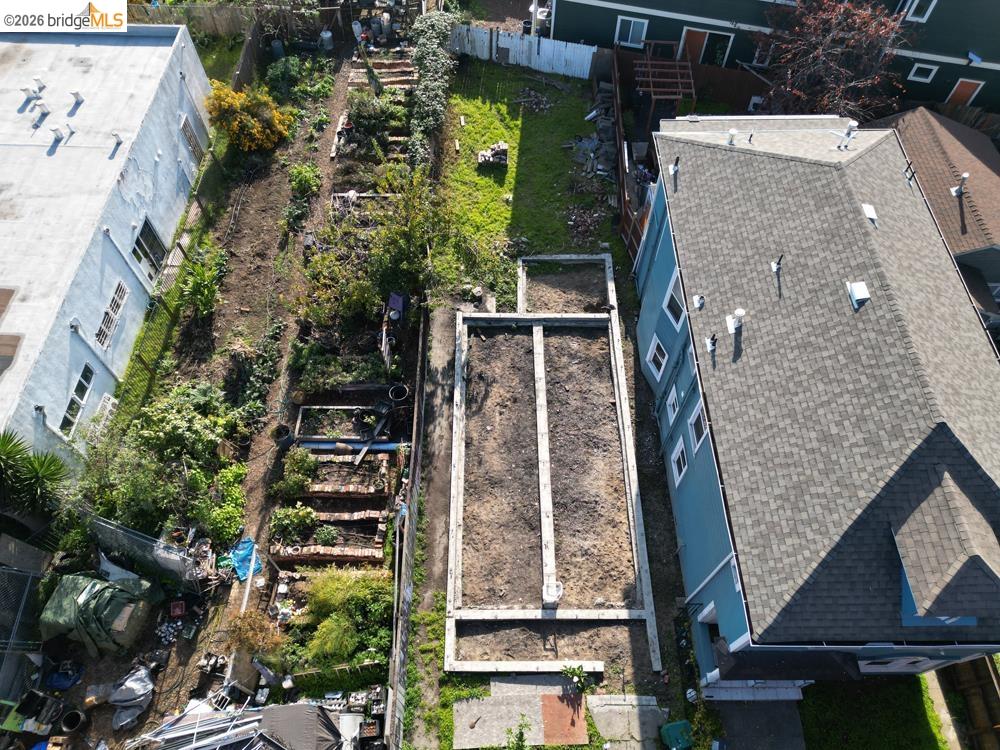 0 8th Street Oakland, CA 94607 - Photo 2 of 56 an aerial view of a residential apartment building with a yard