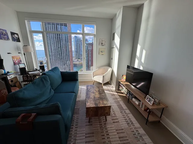 $4,500 | 514 North Peshtigo Court, Unit 2407, Chicago, IL 60611