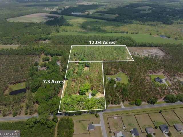 a view of a tennis court