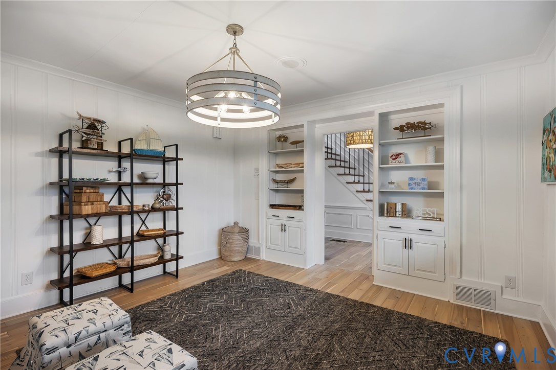 467 Daingerfield Road Tappahannock, VA 22560 - Photo 19 of 50 a view of a livingroom with furniture and natural light