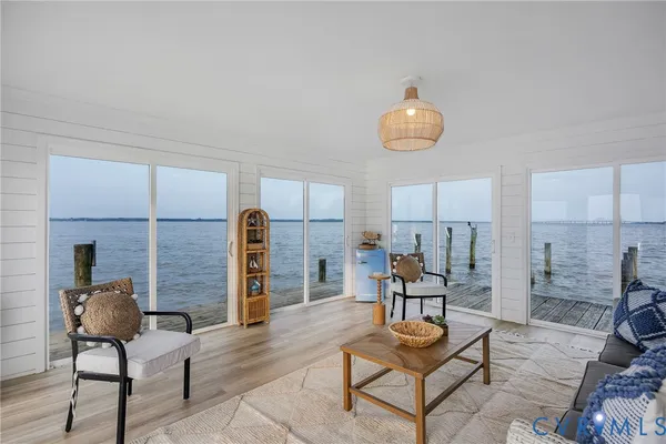 a view of a livingroom with furniture