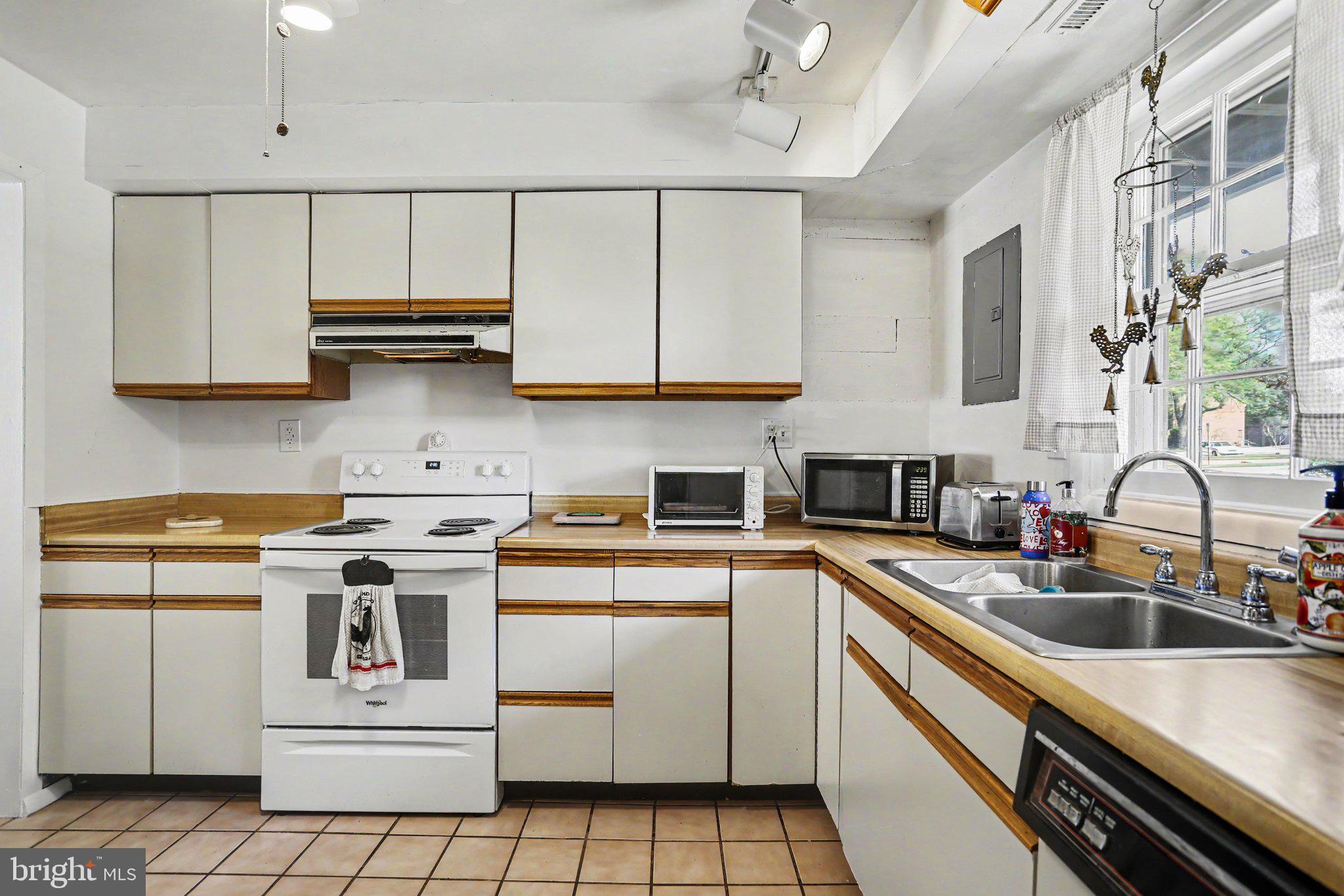 1638 Devers Road York, PA 17404 - Photo 12 of 32 Gallery Image 12