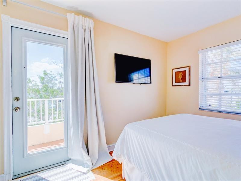 355 Virginia Street Hollywood, FL 33019 - Photo 30 of 34 Photo 30