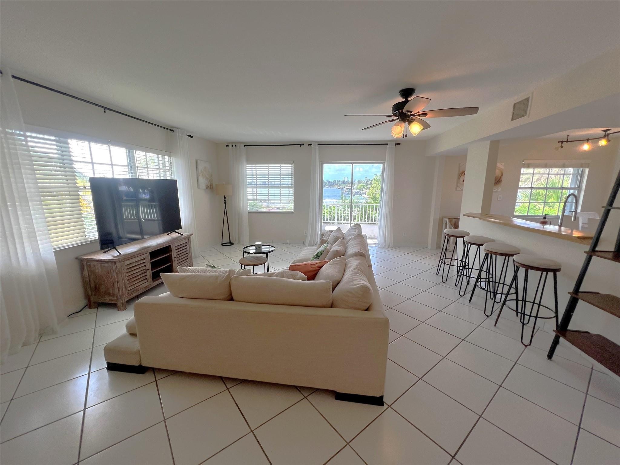 355 Virginia Street Hollywood, FL 33019 - Photo 6 of 34 Photo 6