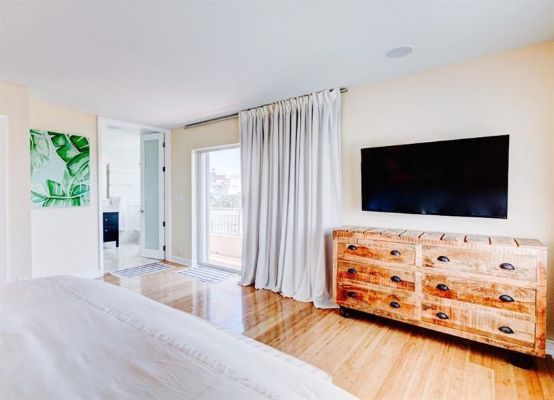 355 Virginia Street Hollywood, FL 33019 - Photo 7 of 34 Photo 7