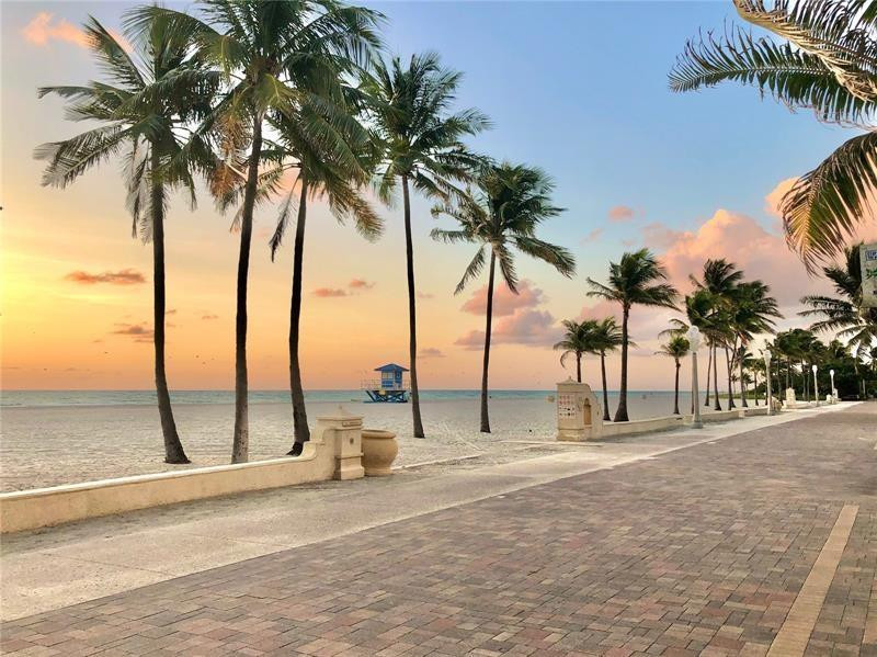 355 Virginia Street Hollywood, FL 33019 - Photo 8 of 34 Photo 8