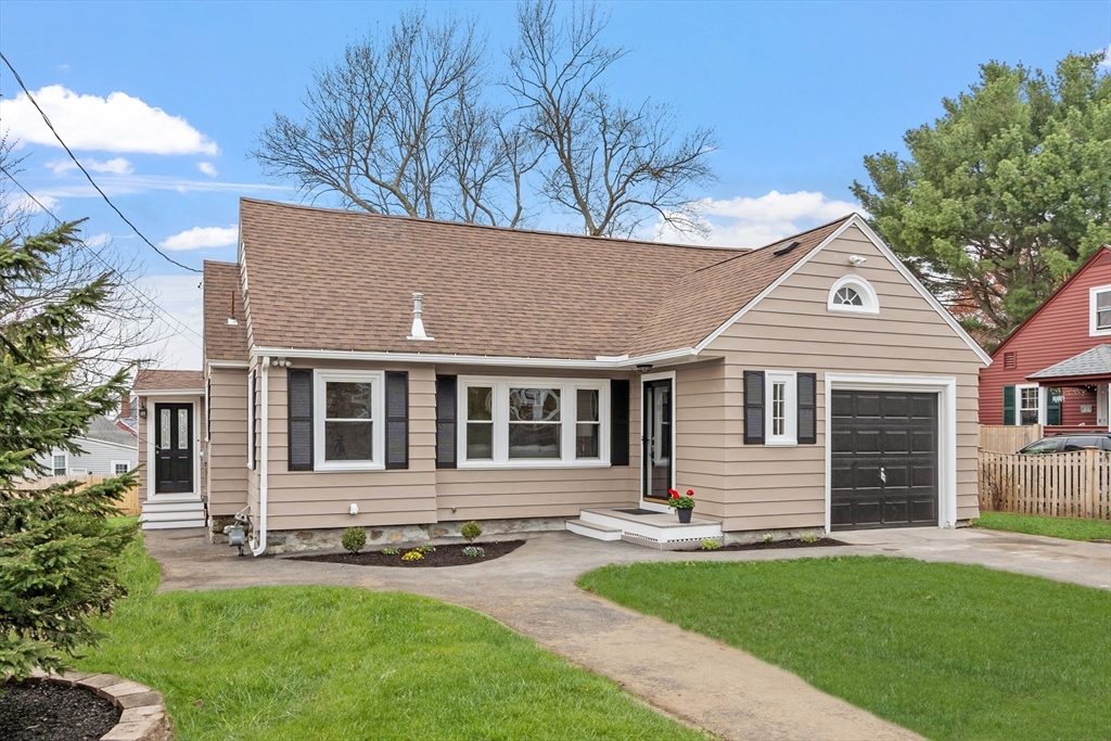 287 Waverly Road North Andover, MA 01845 - Photo 1 of 40 Gallery Image 1