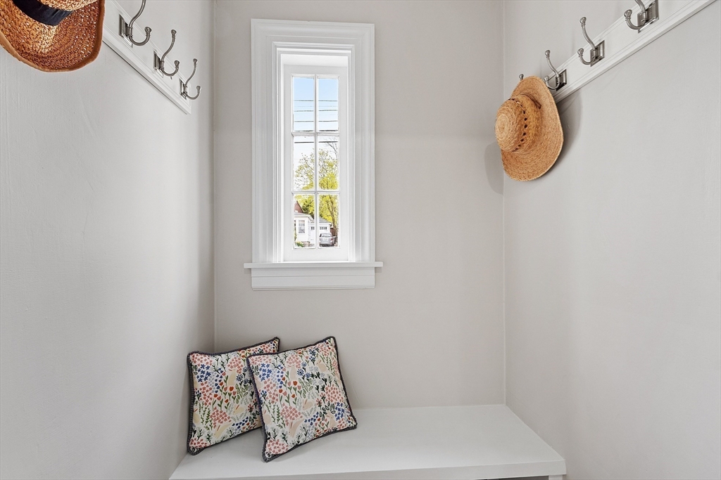 287 Waverly Road North Andover, MA 01845 - Photo 15 of 40 Gallery Image 15