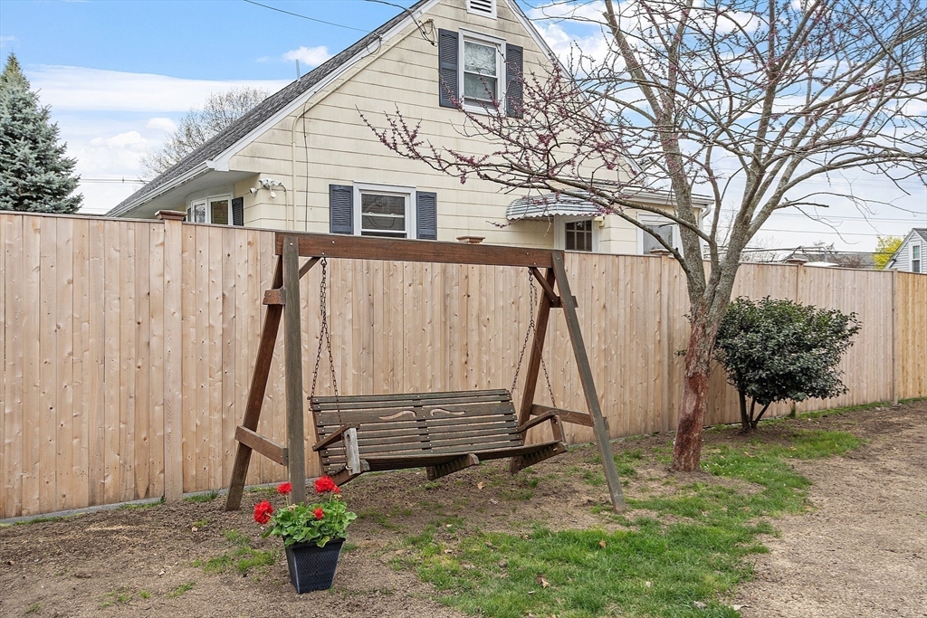 287 Waverly Road North Andover, MA 01845 - Photo 39 of 40 Gallery Image 39