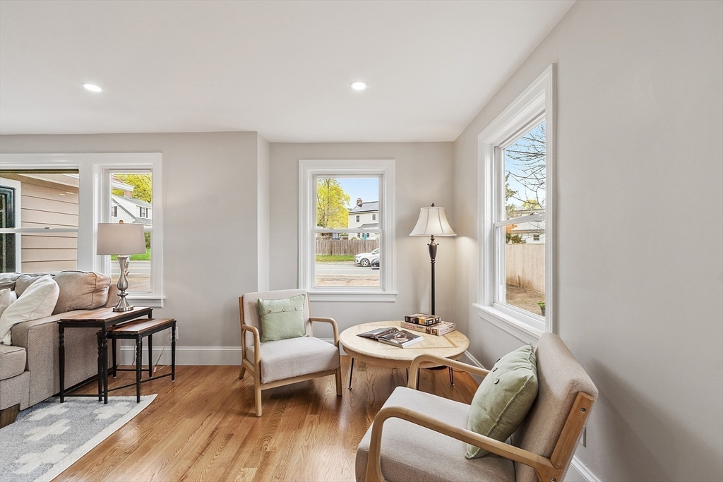 287 Waverly Road North Andover, MA 01845 - Photo 5 of 40 Gallery Image 5