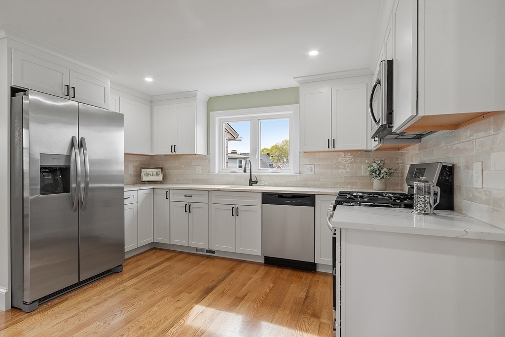 287 Waverly Road North Andover, MA 01845 - Photo 7 of 40 Gallery Image 7