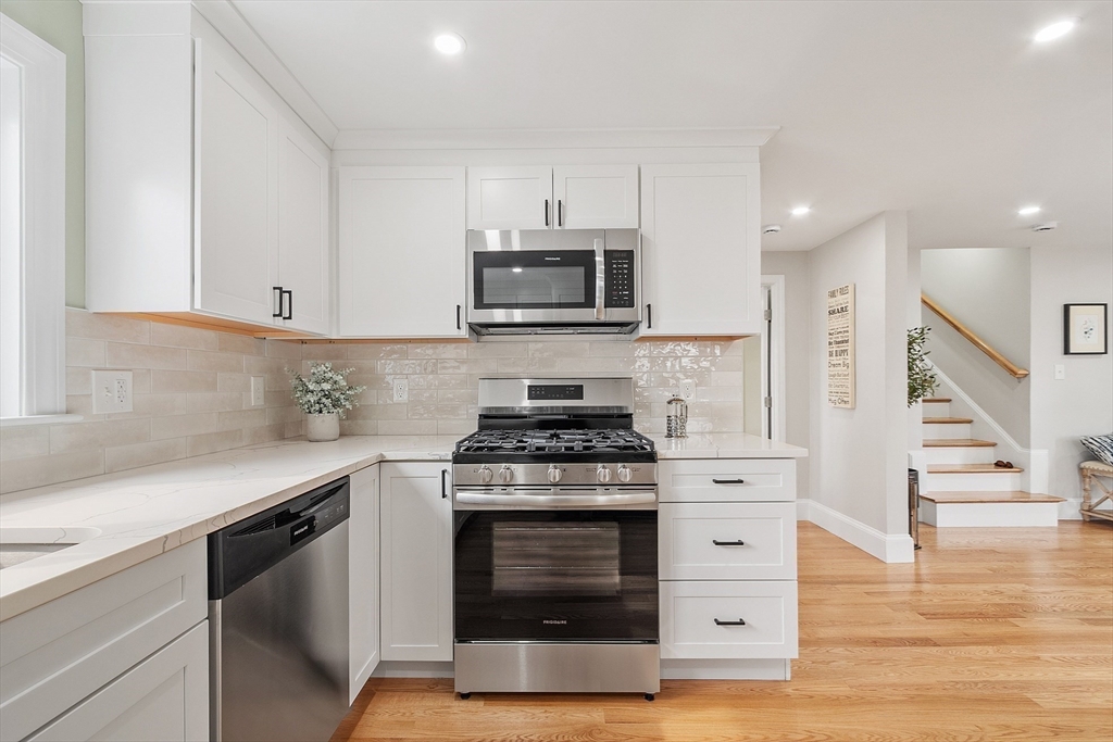 287 Waverly Road North Andover, MA 01845 - Photo 9 of 40 Gallery Image 9