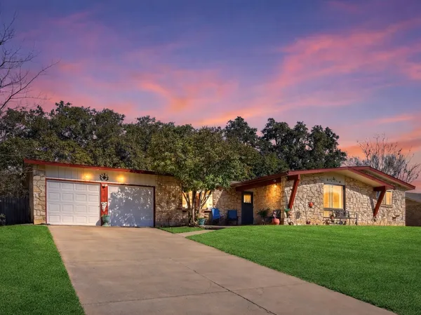 $250,000 | 113 Meadow Way, Universal City, TX 78148