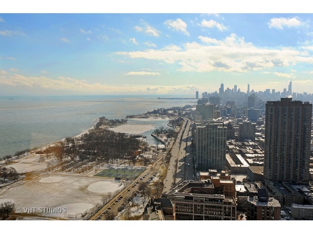 655 West Irving Park Road, Unit 5501 Chicago, IL 60613 - Photo 3 of 13