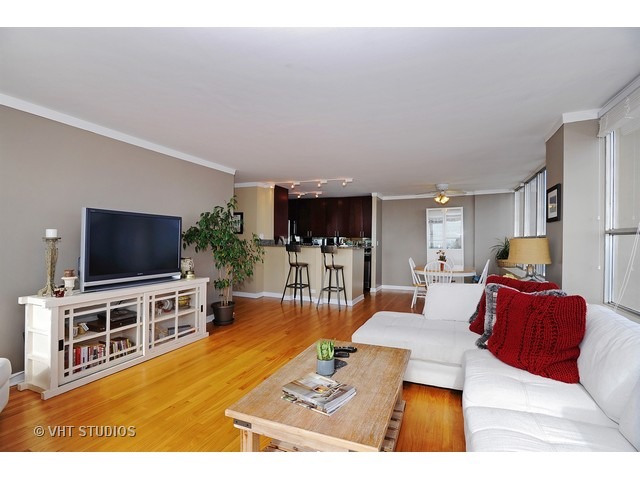 655 West Irving Park Road, Unit 5501 Chicago, IL 60613 - Photo 5 of 13