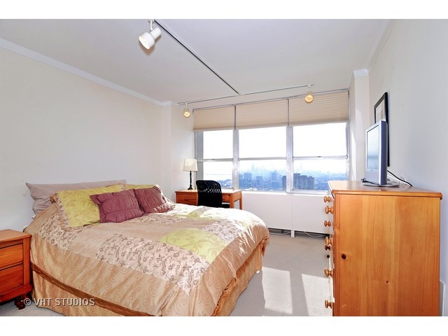 655 West Irving Park Road, Unit 5501 Chicago, IL 60613 - Photo 8 of 13