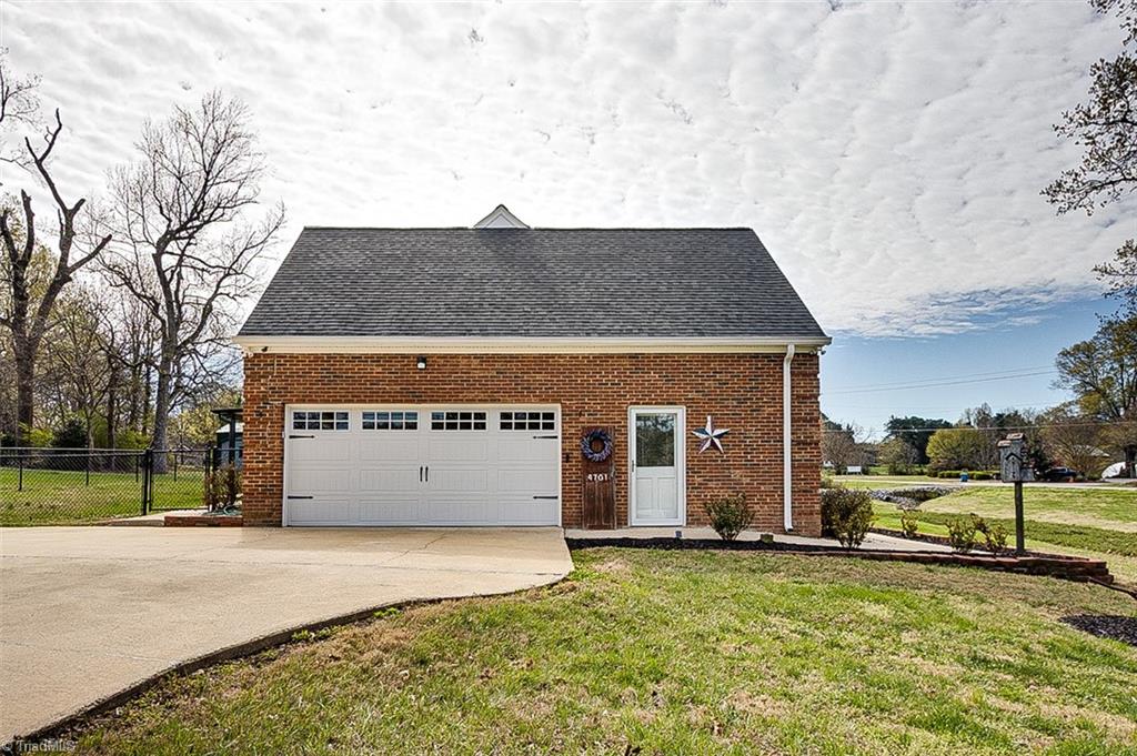 4701 Liberty Road Greensboro, NC 27406 - Photo 12 of 49