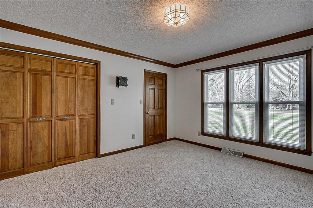 4701 Liberty Road Greensboro, NC 27406 - Photo 37 of 49