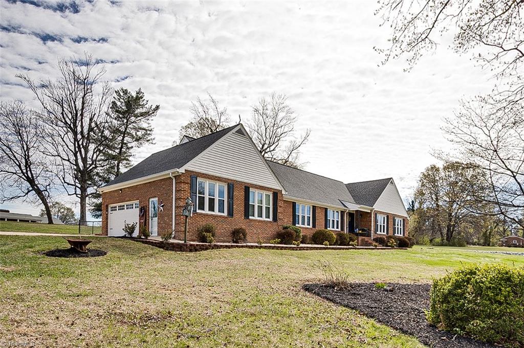 4701 Liberty Road Greensboro, NC 27406 - Photo 6 of 49