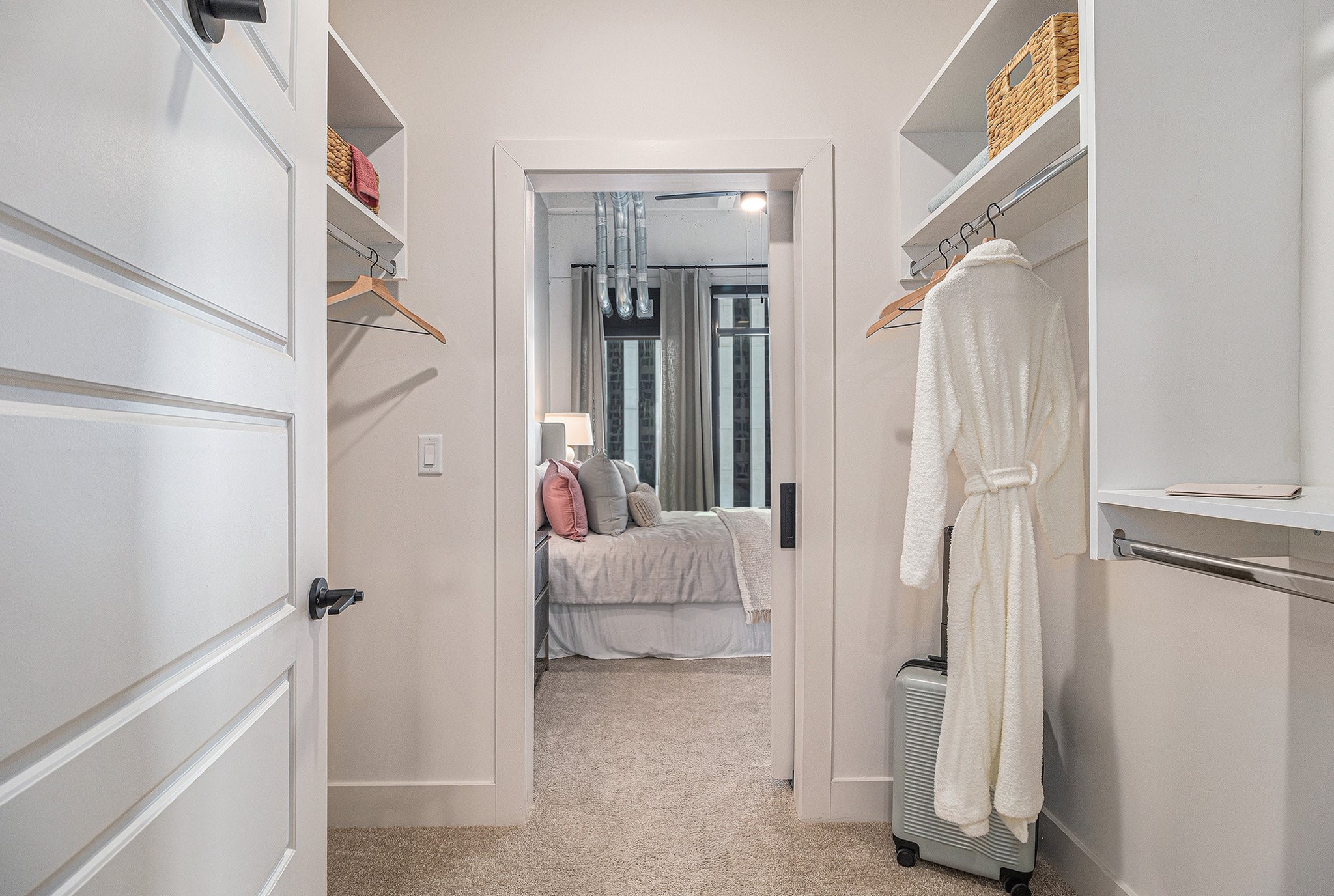1801 Smith Street, Unit 1701 Houston, TX 77002 - Photo 11 of 25 a view of hallway with walk in closet