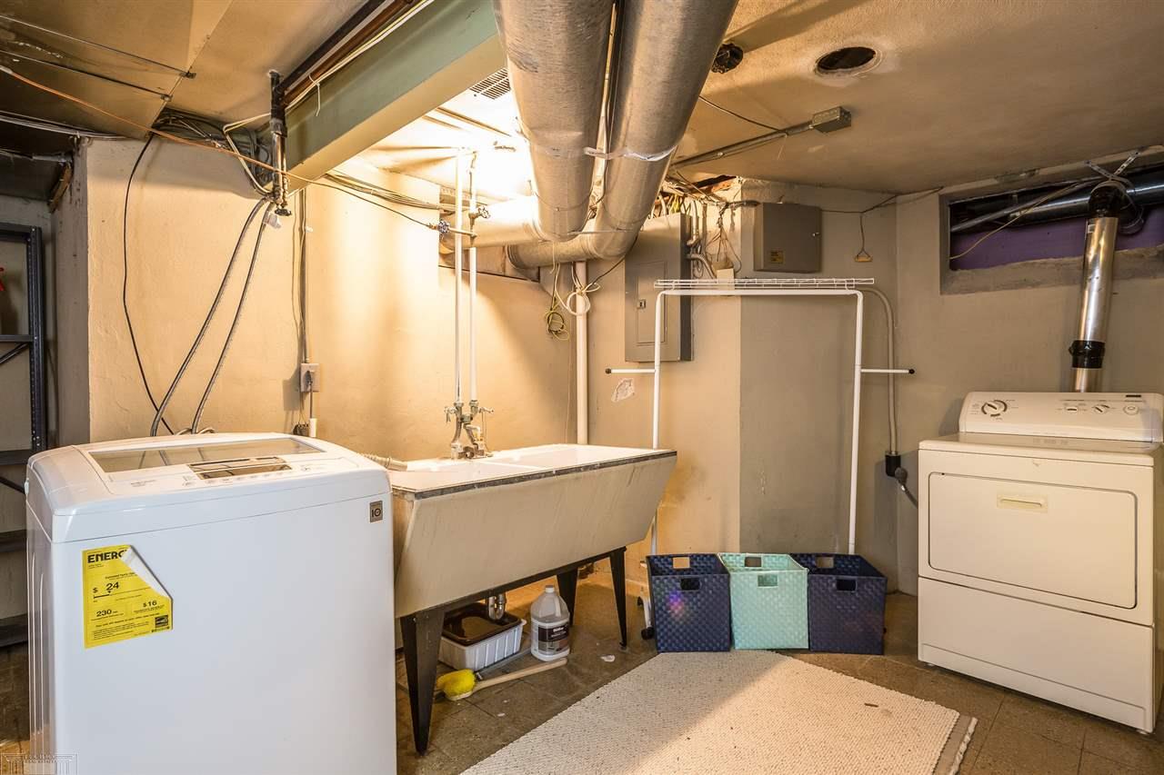 1630 Oxford Road Grosse Pointe, MI 48236 - Photo 41 of 50 Laundry