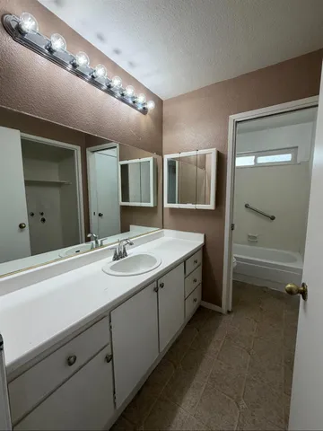 $179,950 | 8240 Center Parkway, Unit 68, Sacramento, CA 95823