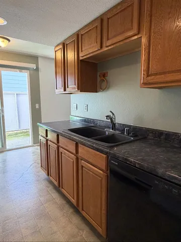 $179,950 | 8240 Center Parkway, Unit 68, Sacramento, CA 95823