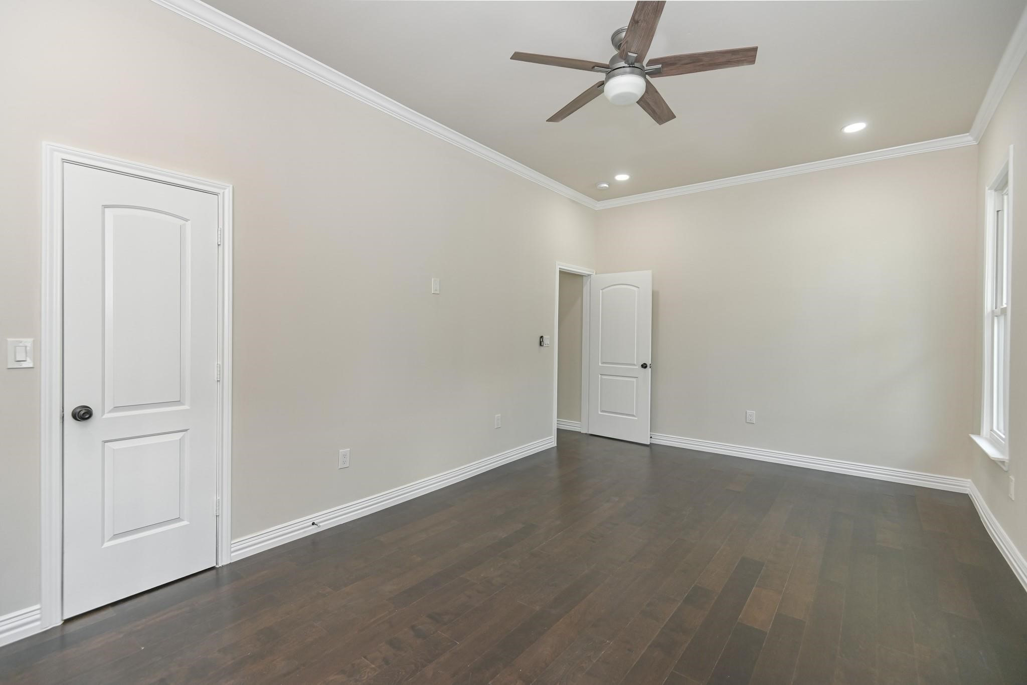 2902 Houston Avenue Houston, TX 77009 - Photo 28 of 42 a view of an empty room with a window