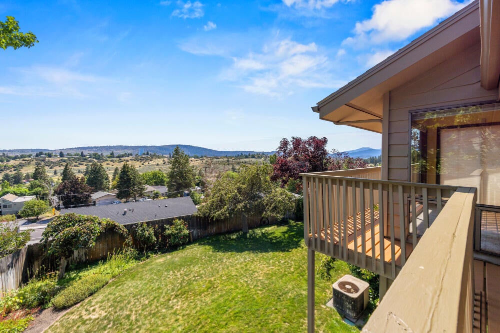 1620 Ridgecrest Drive Klamath Falls, OR 97601 - Photo 27 of 70 1620RidgecrestDr-41