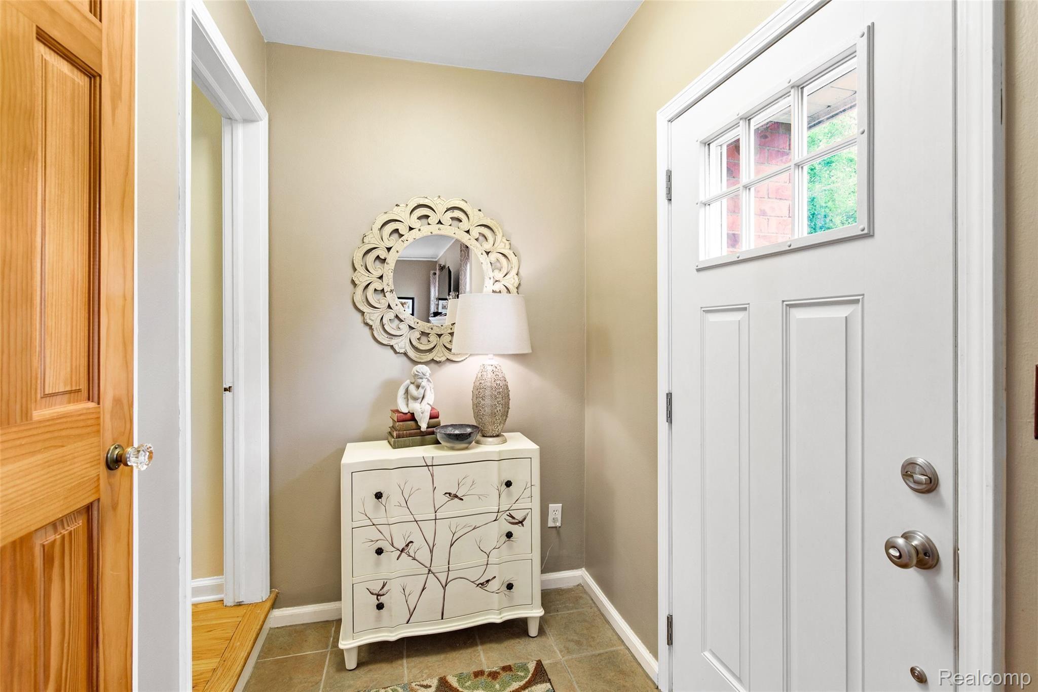 4223 Wakefield Road Berkley, MI 48072 - Photo 3 of 45 592A6101.jpg