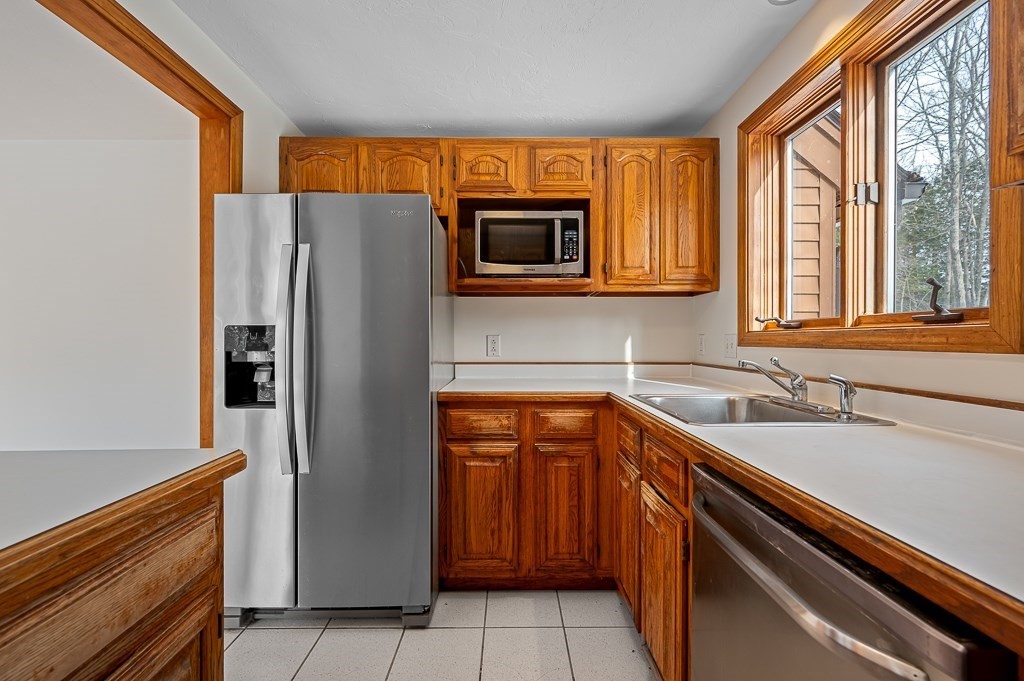 15 Sullivan Road Charlton, MA 01507 - Photo 10 of 39