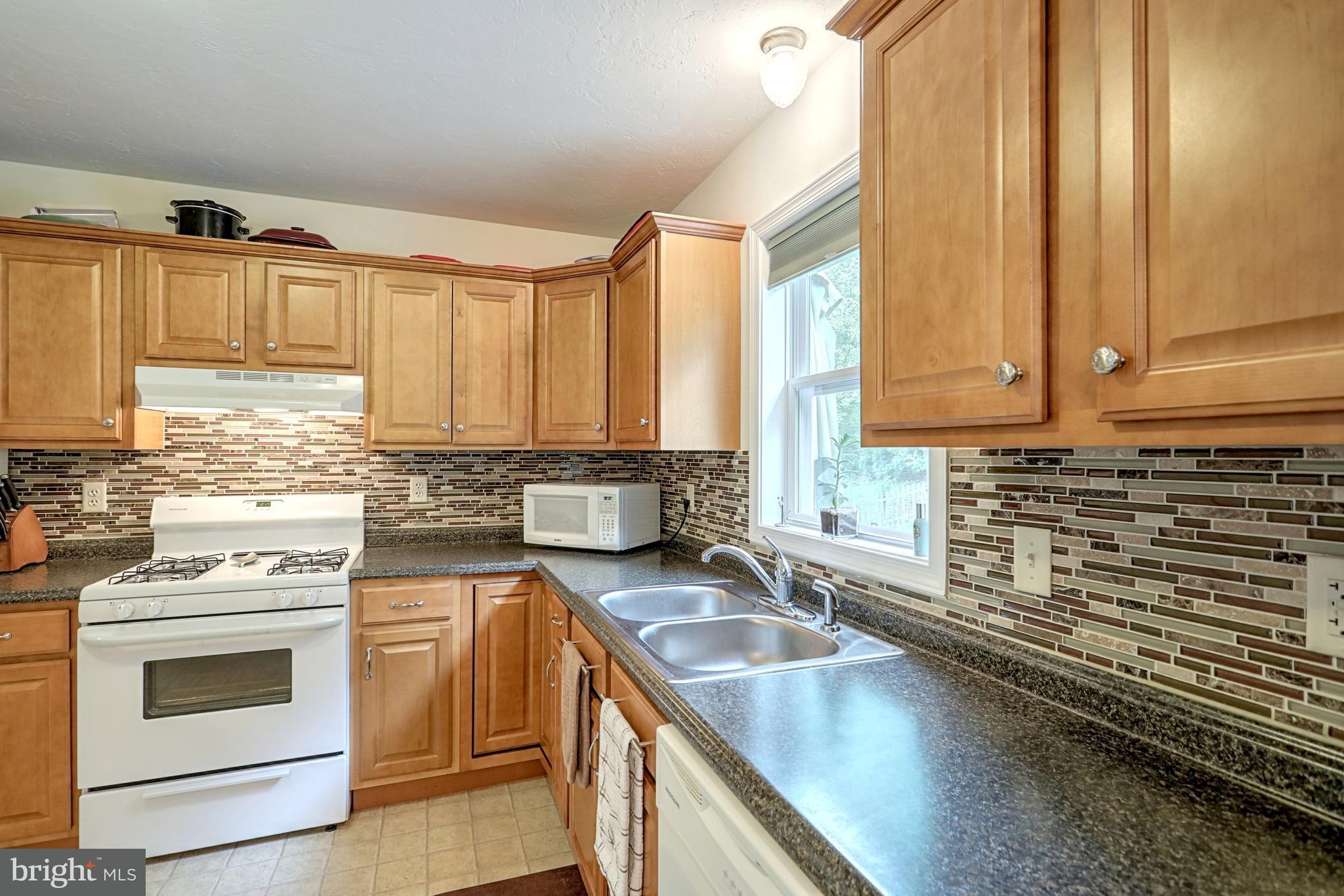 9147 East Springfield Road Seven Valleys, PA 17360 - Photo 13 of 28